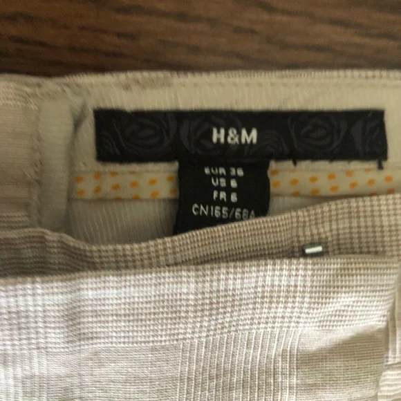 3/$20 Linen walking shorts - Picture 2 of 5